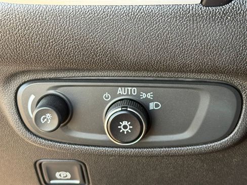 Used 2020 GMC Terrain SLE w/ Driver Convenience Package FWD image 20