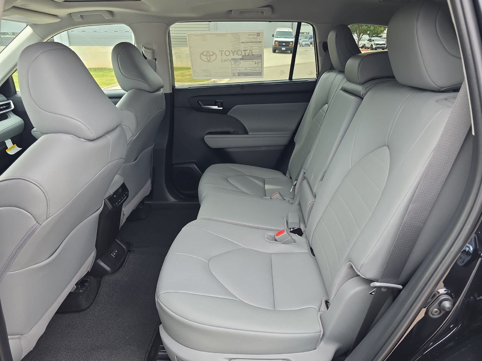 New 2026 Toyota Highlander XLE AWD/4WD image 10