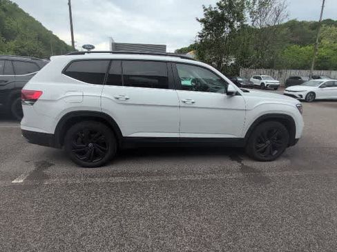 Used 2023 Volkswagen Atlas SE w/ Panoramic Sunroof Package AWD/4WD image 6