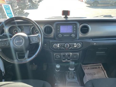 Used 2021 Jeep Gladiator Overland AWD/4WD image 8