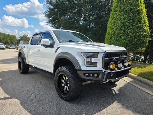 Used 2018 Ford F150 Raptor w/ Equipment Group 802A Luxury image 9