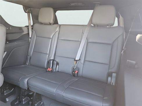 Used 2025 Chevrolet Tahoe Z71 w/ Z71 Off-Road Package image 17