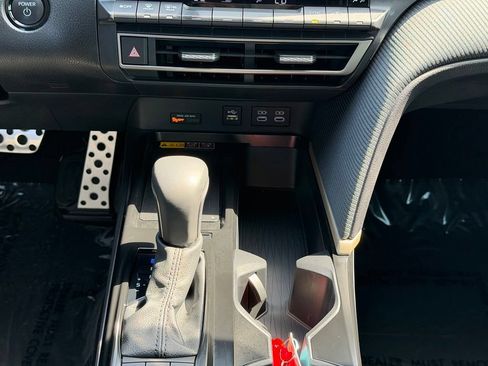 Used 2025 Toyota Camry SE w/ Convenience Package FWD image 24