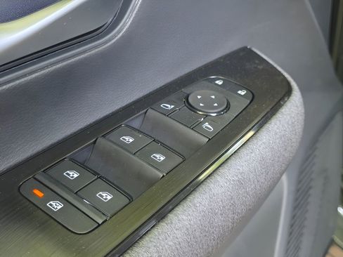 New 2026 Nissan Kicks SV w/ Charging Package FWD image 13