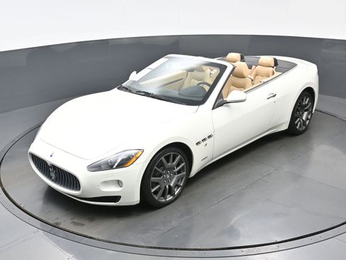Used 2013 Maserati GranTurismo Sport image 26