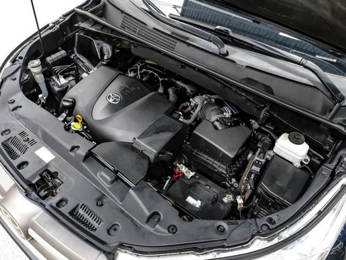 Used 2019 Toyota Highlander XLE FWD image 48