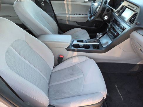 Used 2017 Hyundai Sonata SE image 13