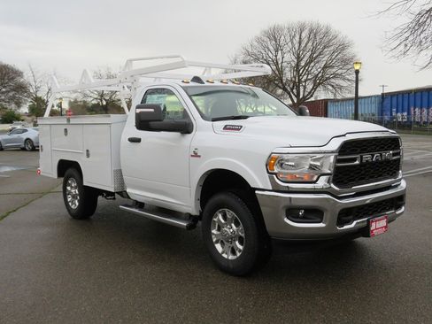 New 2024 RAM 3500 Tradesman image 3