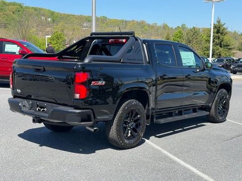 New 2026 Chevrolet Colorado Z71 w/ Midnight Edition AWD/4WD image 14