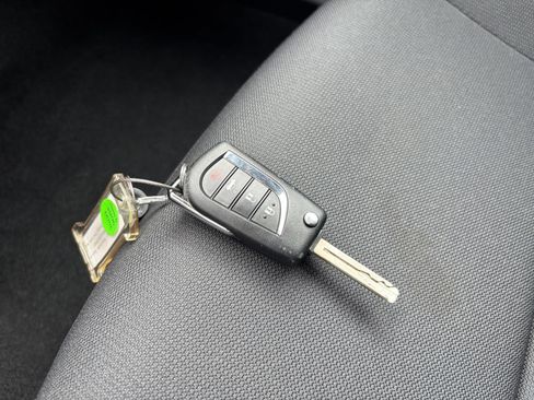 Used 2025 Toyota Corolla LE FWD image 21
