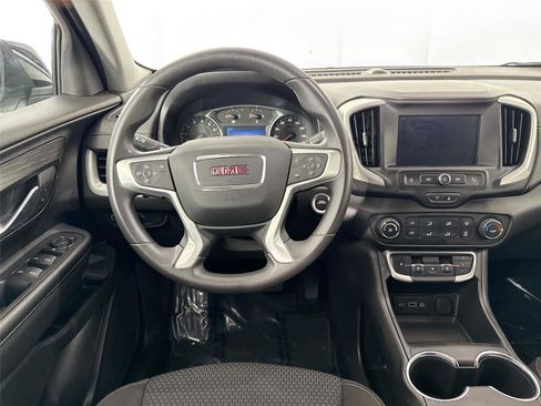Used 2024 GMC Terrain SLE image 27