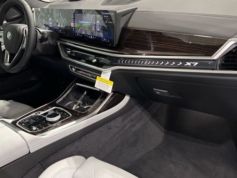 New 2027 BMW X7 xDrive40i w/ Executive Package AWD/4WD image 25