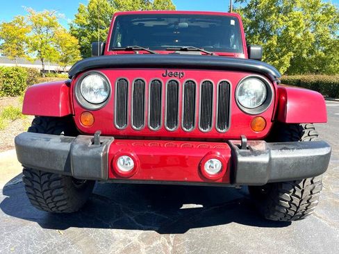 Used 2012 Jeep Wrangler Unlimited Sahara image 3