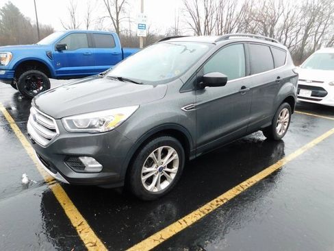 Used 2018 Ford Escape SEL image 3