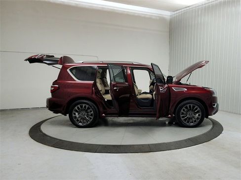 Used 2024 Nissan Armada Platinum w/ Captain's Chairs Package image 16
