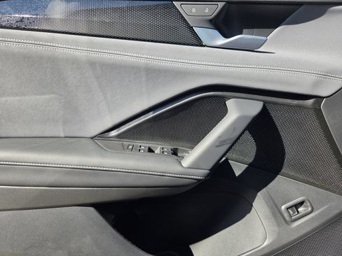 New 2026 Volkswagen Tiguan SE FWD image 19