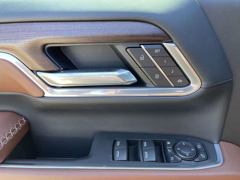 New 2025 GMC Sierra 3500 Denali Ultimate AWD/4WD image 24