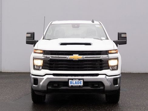 Used 2024 Chevrolet Silverado 3500 LT image 16