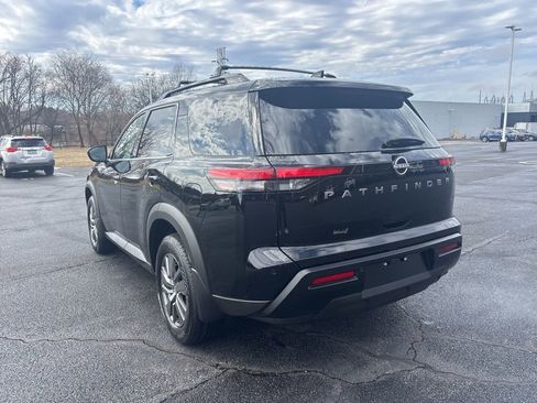 New 2026 Nissan Pathfinder SV image 7