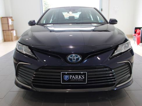 Used 2022 Toyota Camry LE FWD image 14