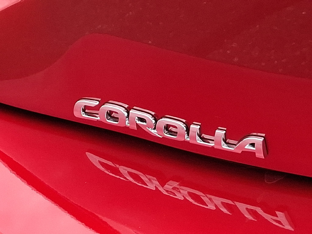 Used 2027 Toyota Corolla SE FWD image 30