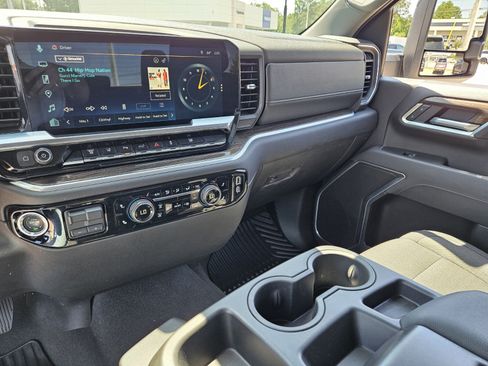 Used 2025 Chevrolet Silverado 2500 LT w/ Safety Package AWD/4WD image 21