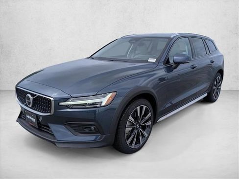 New 2026 Volvo V60 B5 Cross Country Ultra w/ Climate Package AWD/4WD image 1