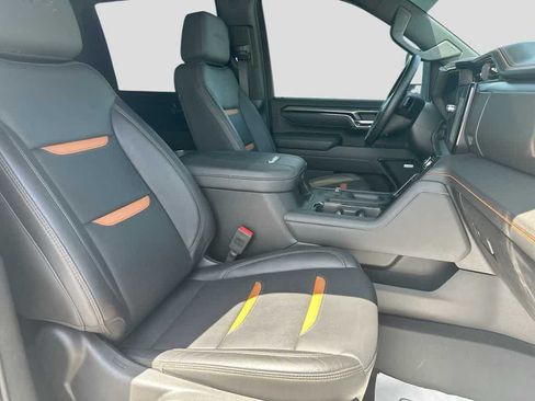 Used 2025 GMC Sierra 2500 AT4 w/ AT4 Premium Plus Package AWD/4WD image 22