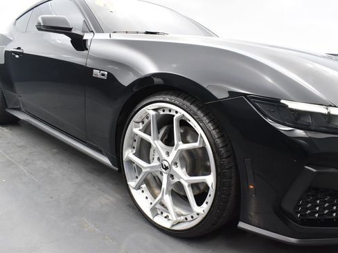 Used 2025 Ford Mustang GT Premium RWD image 26