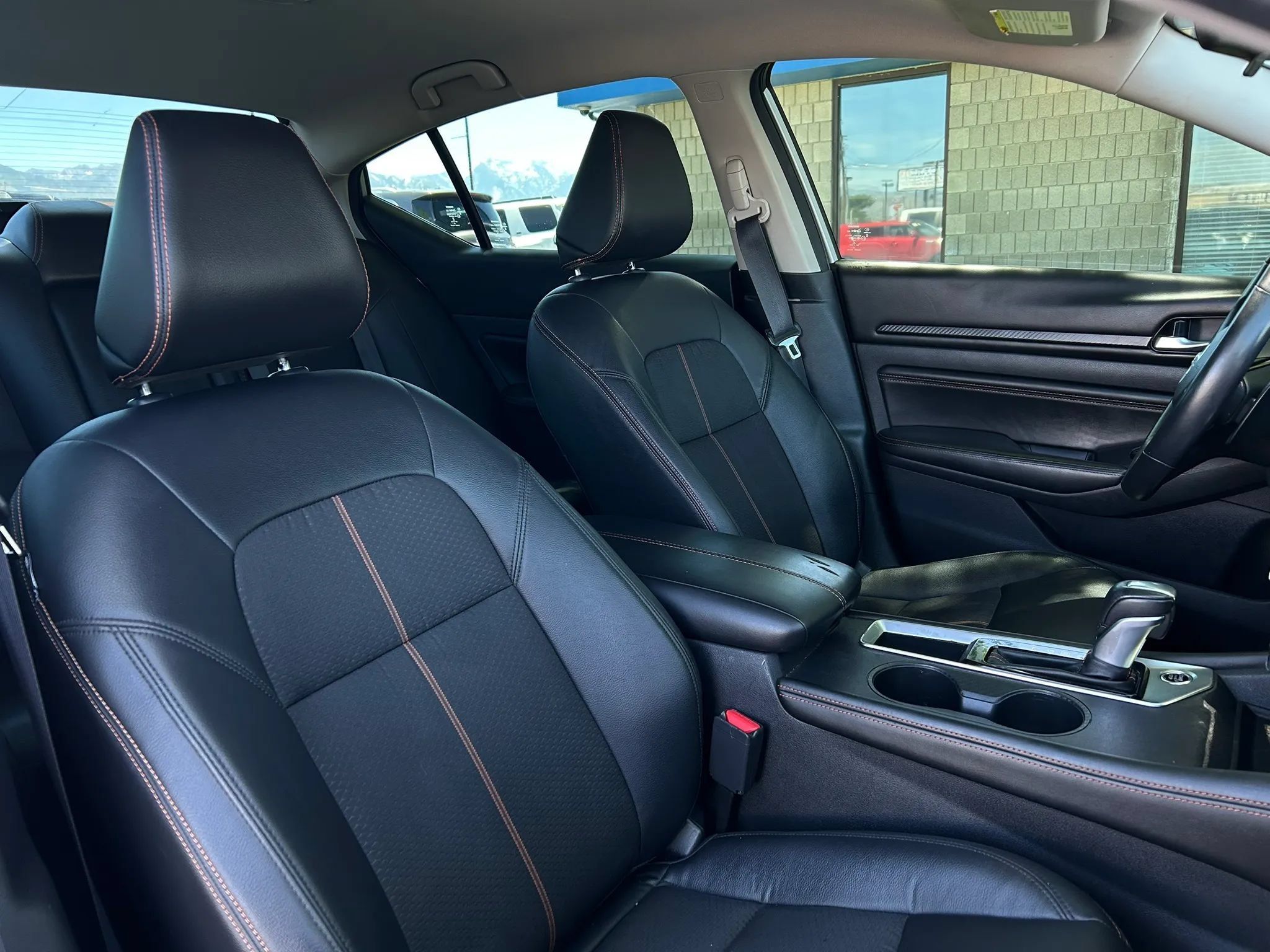 Used 2021 Nissan Altima 2.5 SR FWD image 11
