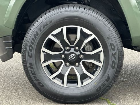 Used 2022 Toyota Tacoma TRD Sport image 30