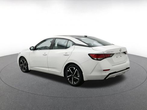 Used 2025 Nissan Sentra SV FWD image 7