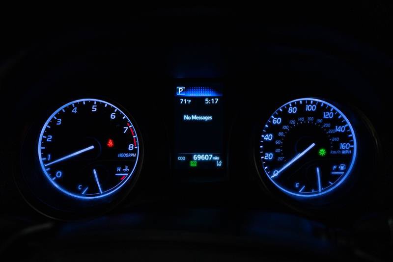 Used 2022 Toyota Camry SE FWD image 17