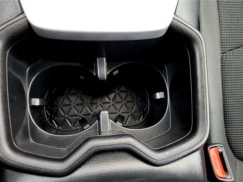 Used 2023 Toyota RAV4 LE image 34