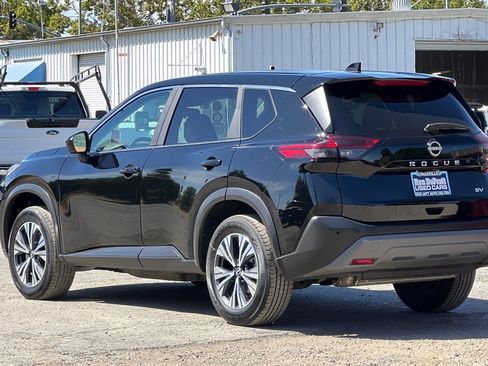Used 2023 Nissan Rogue SV image 6