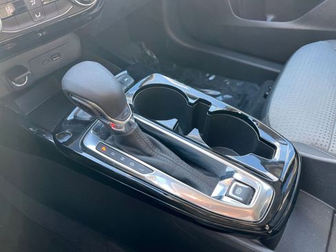 Used 2025 Chevrolet Trax LT image 75