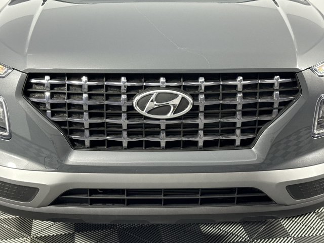 Used 2025 Hyundai Venue SEL FWD image 47