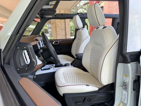 Used 2024 Ford Bronco Outer Banks image 28