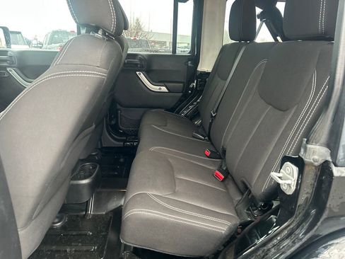 Used 2015 Jeep Wrangler Unlimited Sahara w/ Dual Top Group image 8