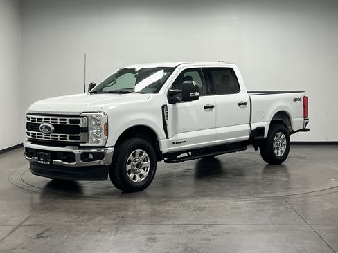 Used 2024 Ford F250 XLT image 4