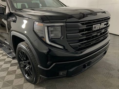 Used 2022 GMC Sierra 1500 Elevation w/ Elevation Premium Package image 10