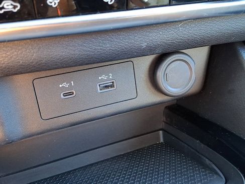 Used 2023 Nissan Rogue SV image 24