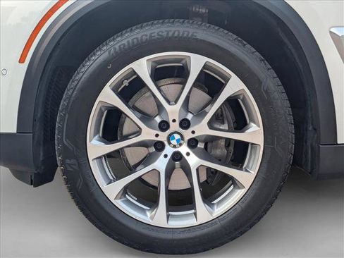 Used 2024 BMW X5 xDrive40i w/ Premium Package AWD/4WD image 26