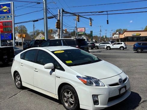 Used 2010 Toyota Prius Three image 2