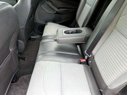 Used 2017 Ford Escape SE w/ SE Sport Appearance Package image 21