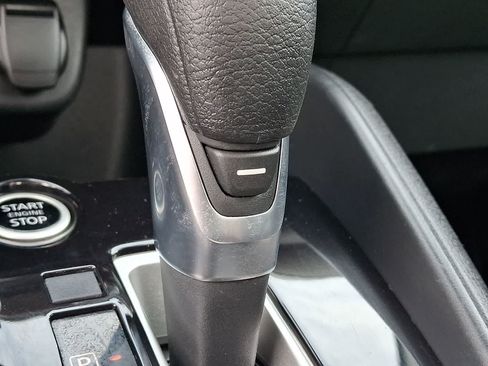 Used 2021 Nissan Versa SV FWD image 25