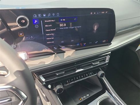 New 2026 Chevrolet Traverse LT w/ Driver Confidence Package image 15