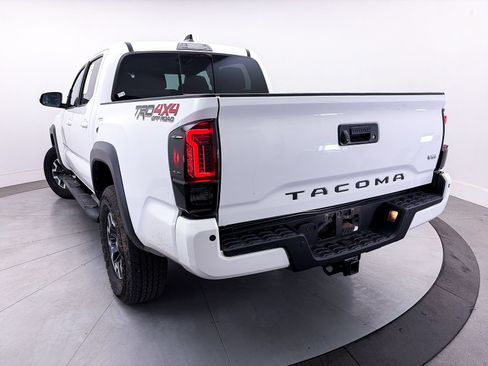 Used 2021 Toyota Tacoma TRD Off-Road w/ Technology Package AWD/4WD image 4