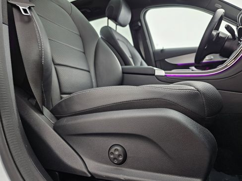 Certified 2022 Mercedes-Benz GLC 300 4MATIC w/ Premium Package Lite image 17