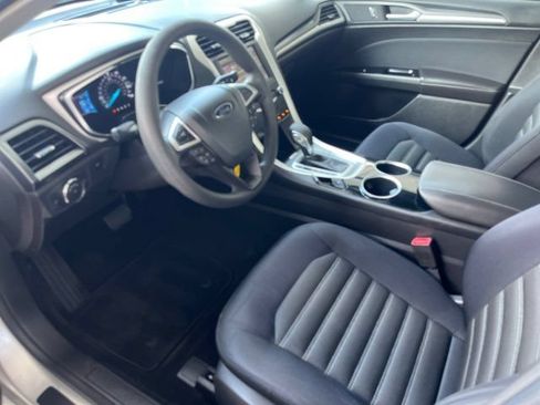 Used 2013 Ford Fusion SE FWD image 5